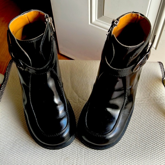 Dr. Martens Shoes - Doc Marten Ankle Boots Style 8466